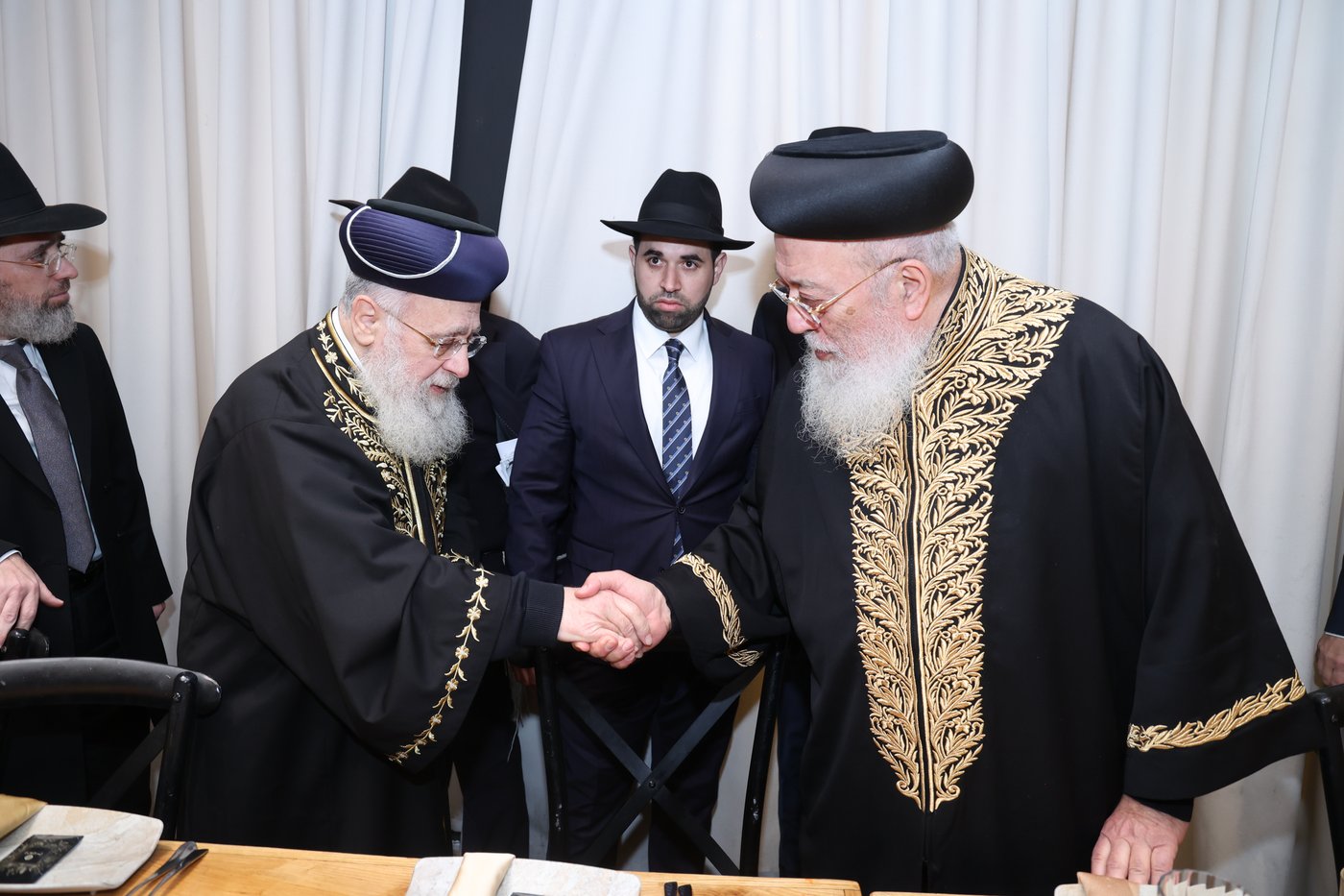 שמחת אירוסי נכדתם המשותפת של הרשל''צים הגר"י יוסף והגרש"מ עמאר