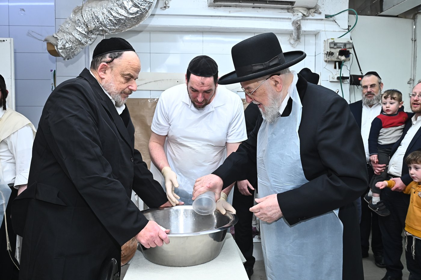הגרי"מ לאו באפיית מצות