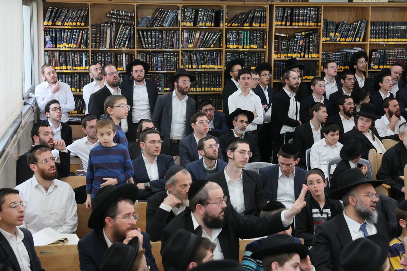 הגר"י זילברשטיין בביקור חיזוק ברחובות