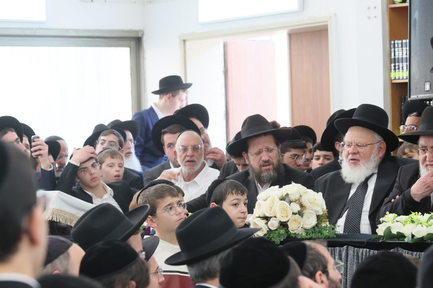 הגר"י זילברשטיין בביקור חיזוק ברחובות