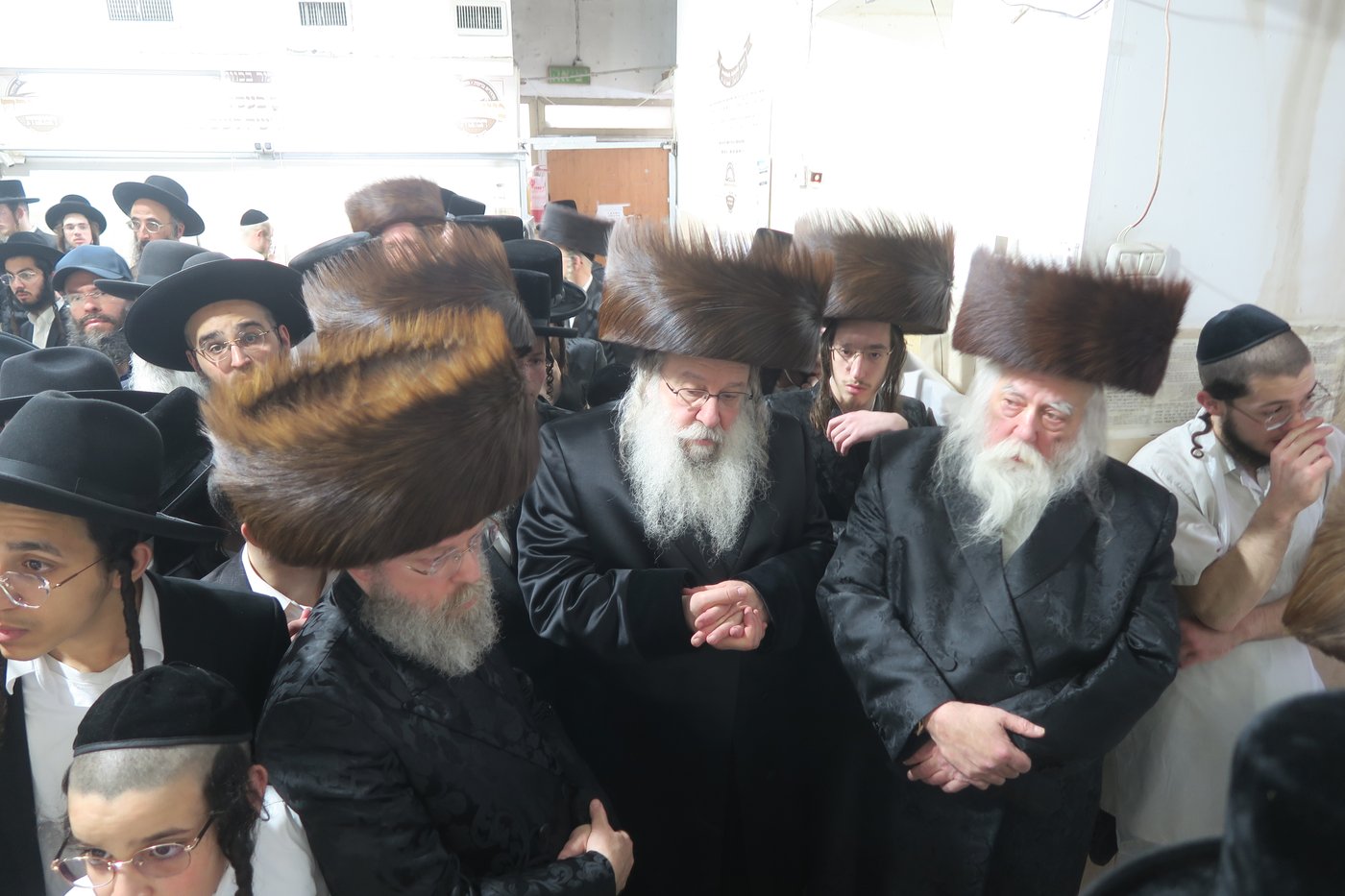 האדמו"ר מנדבורנה באפיית מצות מצווה