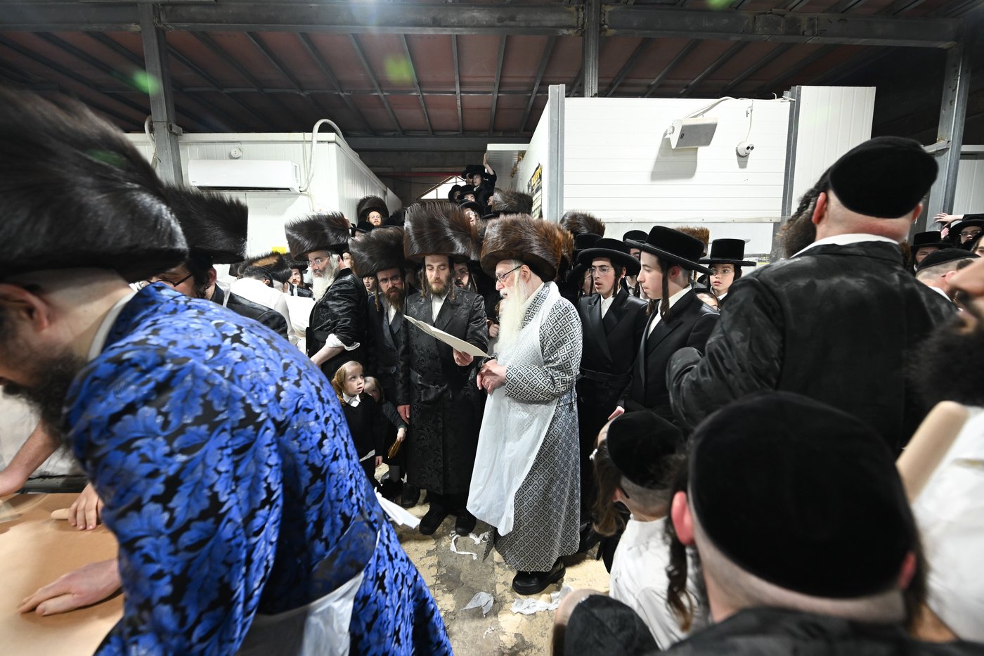 האדמו"ר מצאנז באפיית מצות מצווה