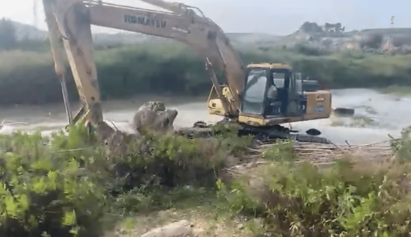 בלבנון שיקמו במהירות את הגשרים שישראל השמידה; תומכי חיזבאללה חגגו עם תמונות נסראללה וחמינאי