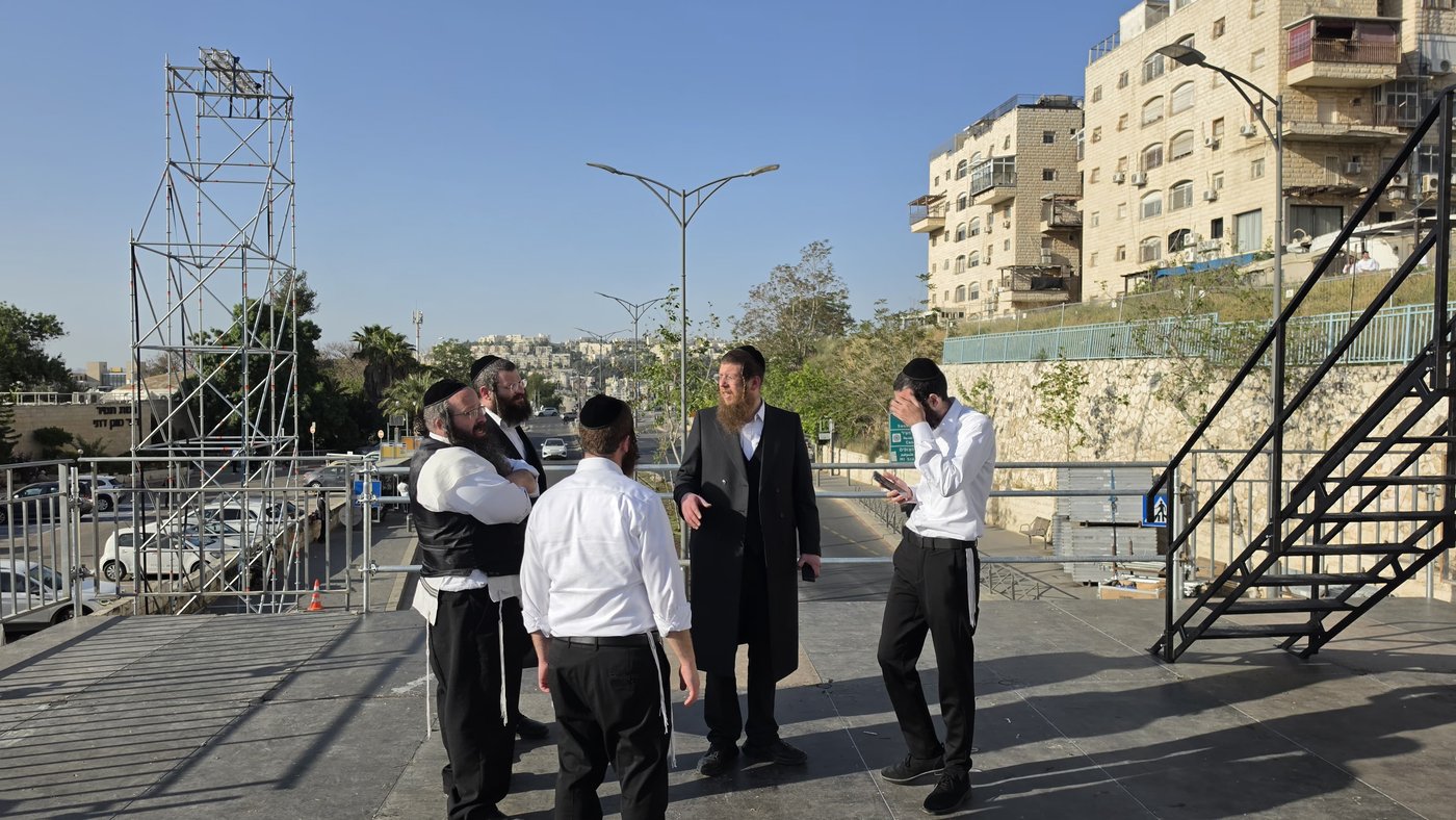 יבטל כל הגזירות: מעמד ההדלקה המרכזי של המשפיע ר' מיילך בירושלים