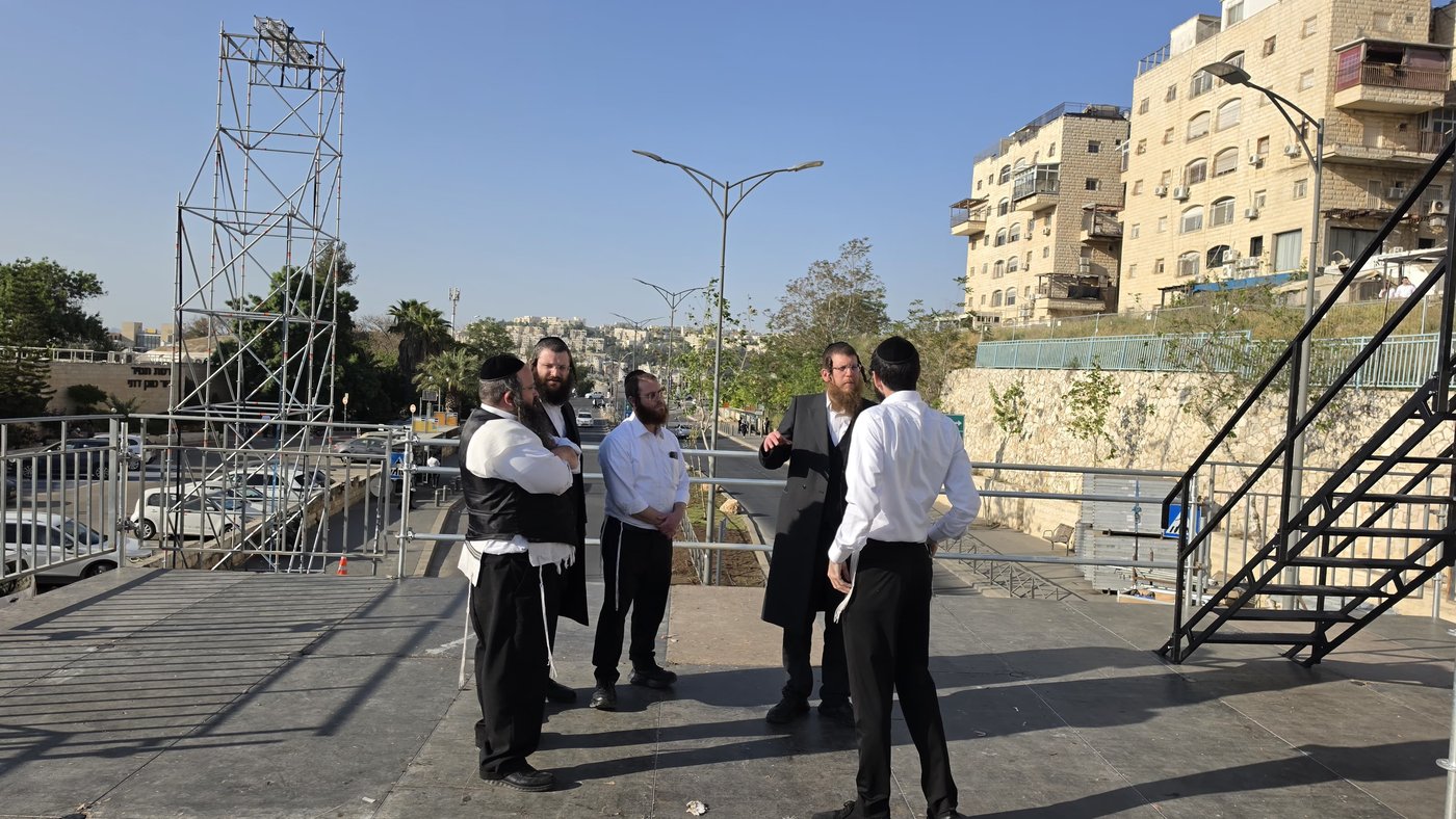 יבטל כל הגזירות: מעמד ההדלקה המרכזי של המשפיע ר' מיילך בירושלים