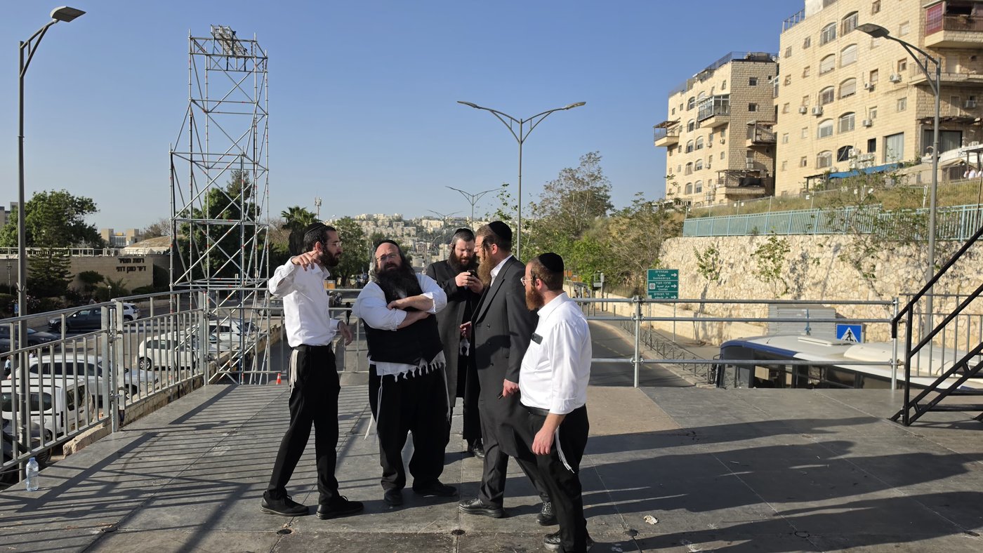 יבטל כל הגזירות: מעמד ההדלקה המרכזי של המשפיע ר' מיילך בירושלים
