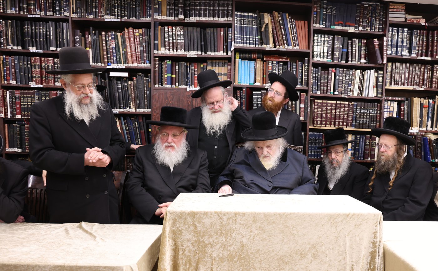 המעמד במעונו של הגר"מ שטרנבוך