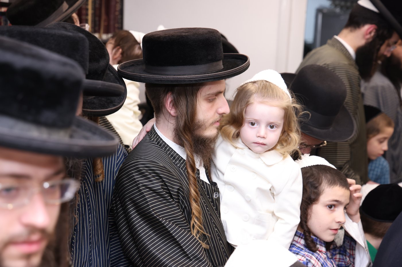 ילדי תולדות אהרן אצל הגר"מ שטרנבוך