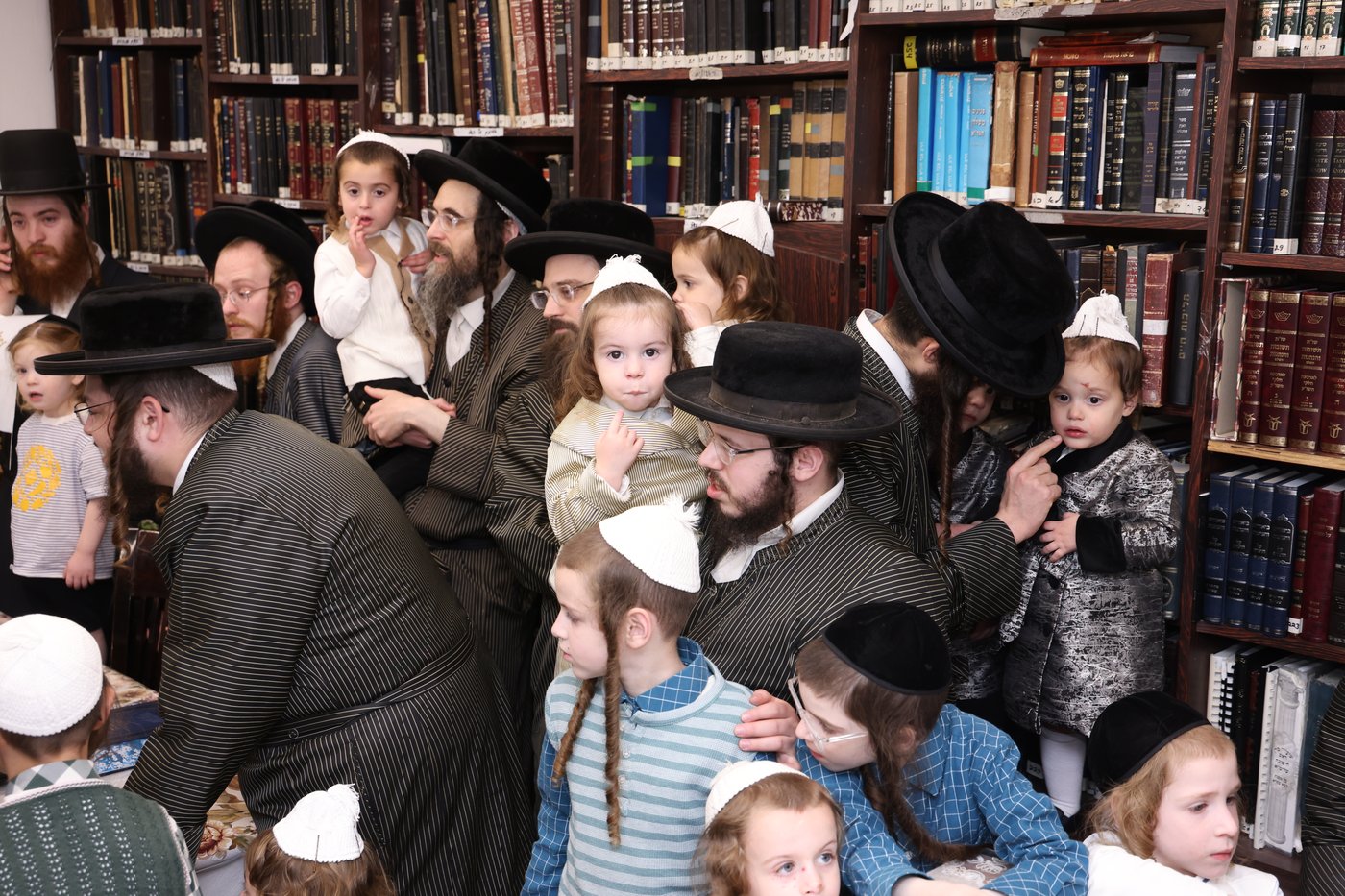 ילדי תולדות אהרן אצל הגר"מ שטרנבוך