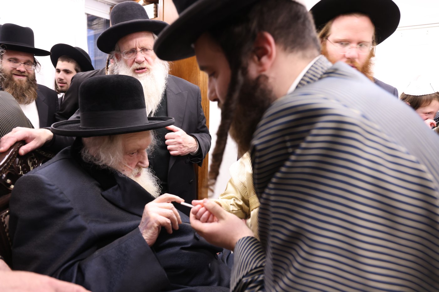 ילדי תולדות אהרן אצל הגר"מ שטרנבוך