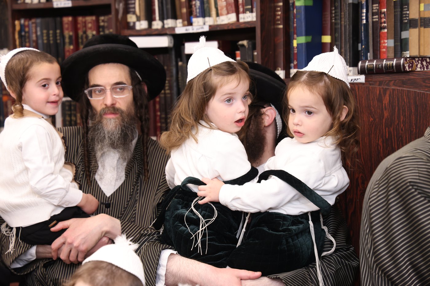 ילדי תולדות אהרן אצל הגר"מ שטרנבוך