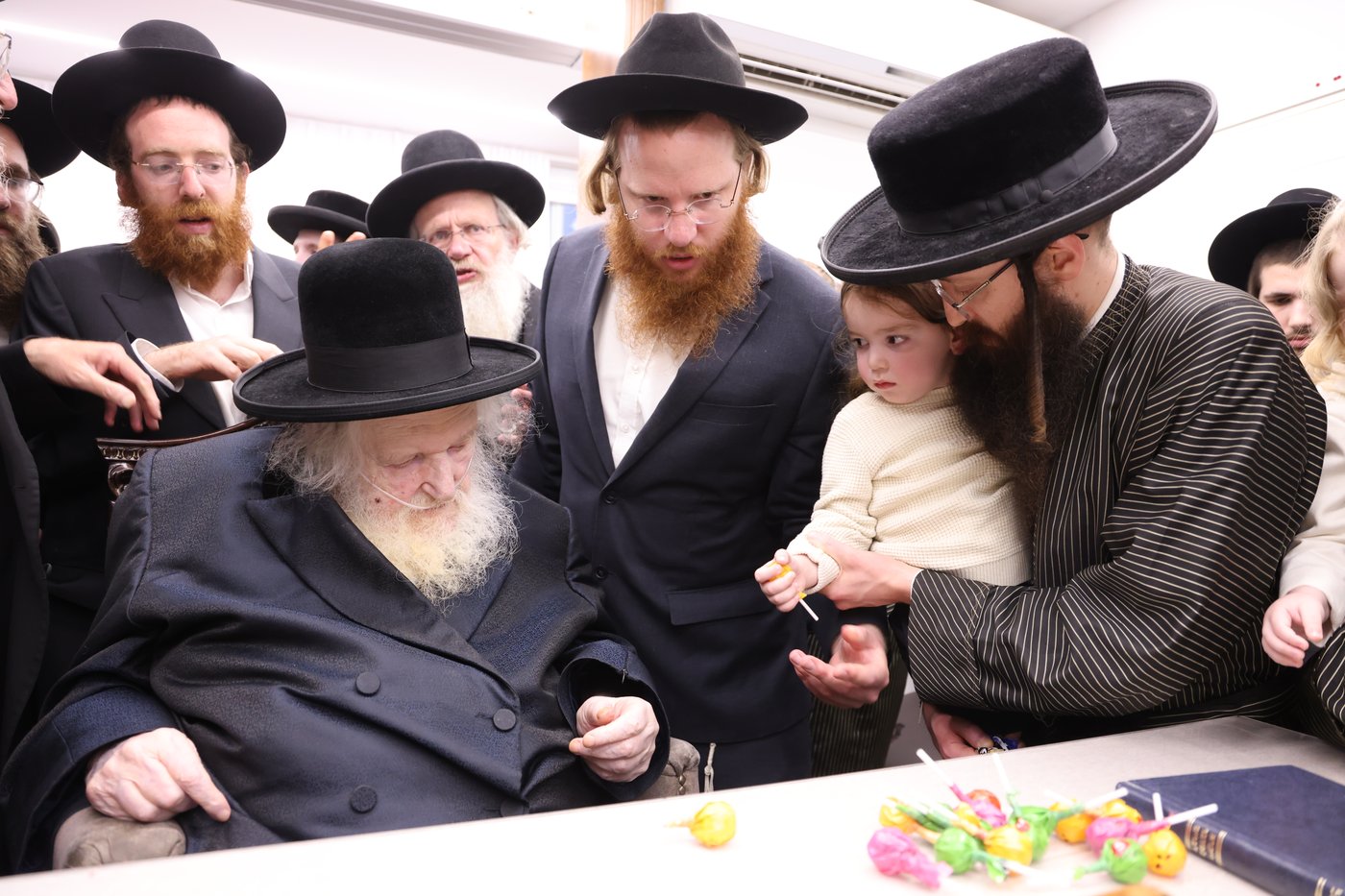 ילדי תולדות אהרן אצל הגר"מ שטרנבוך