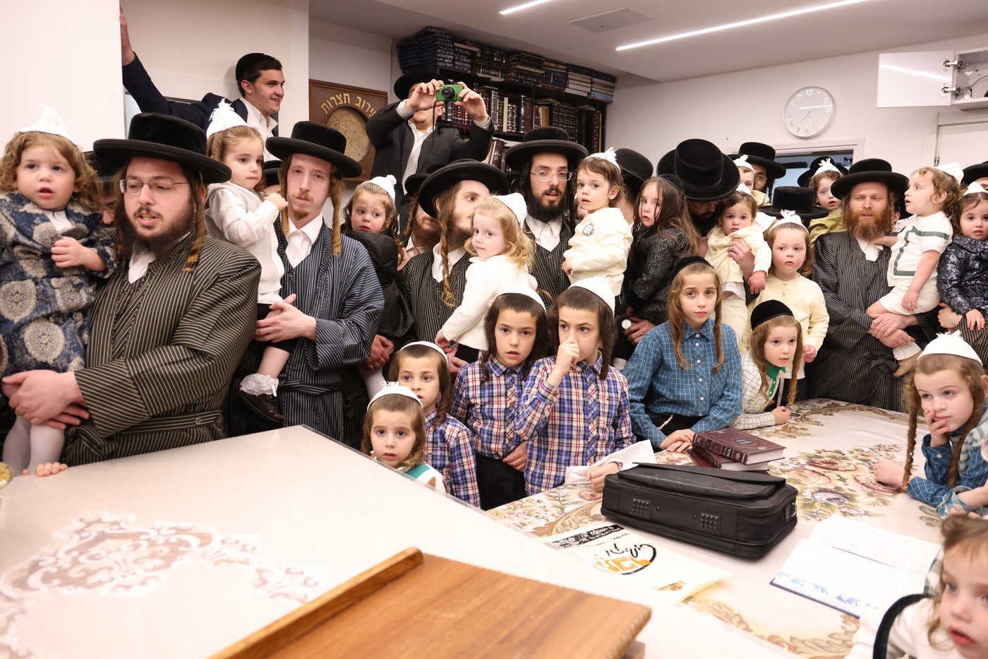 ילדי תולדות אהרן אצל הגר"מ שטרנבוך