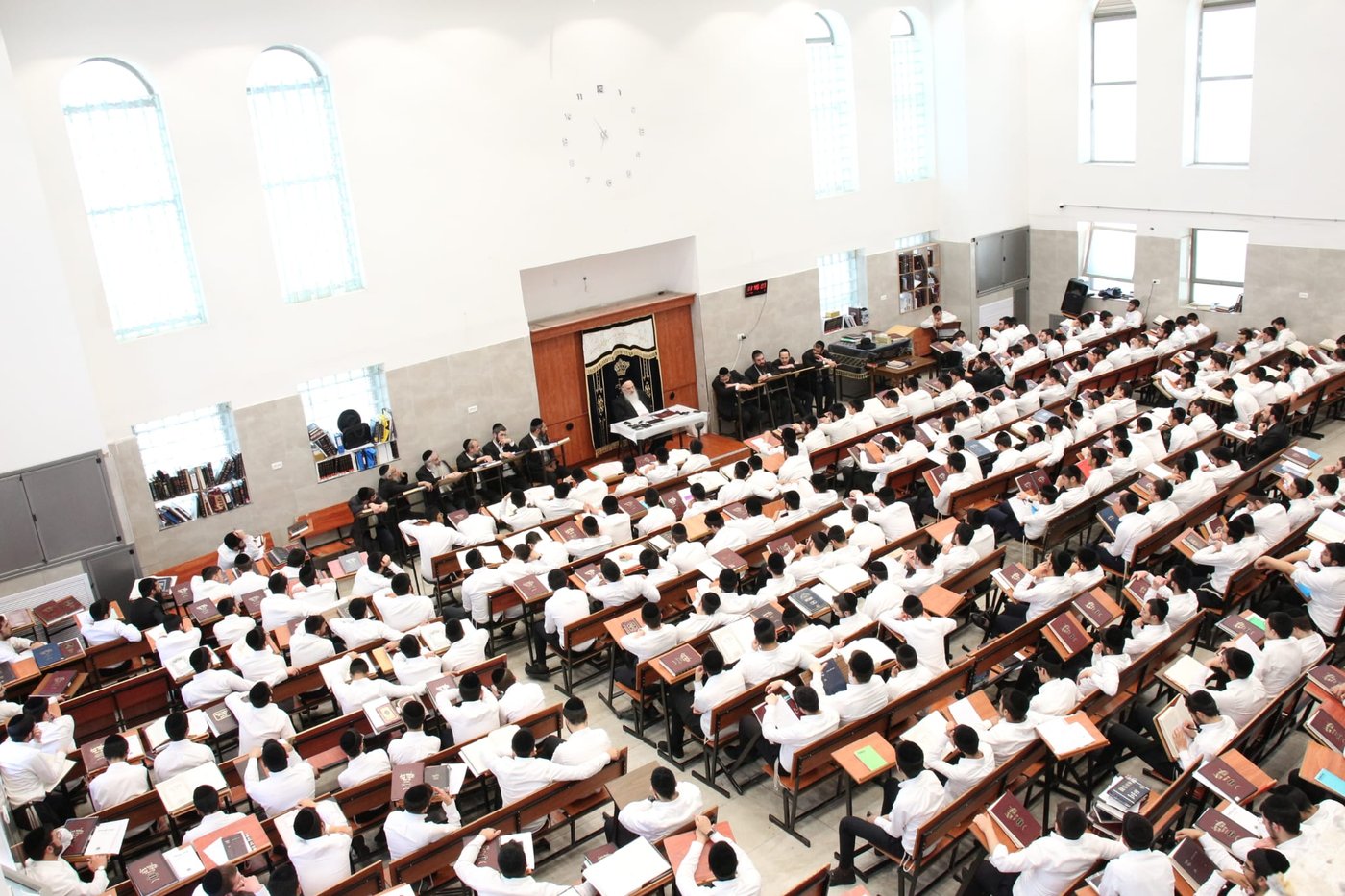 הגר"ח פיינשטיין בישיבת אהל תורה