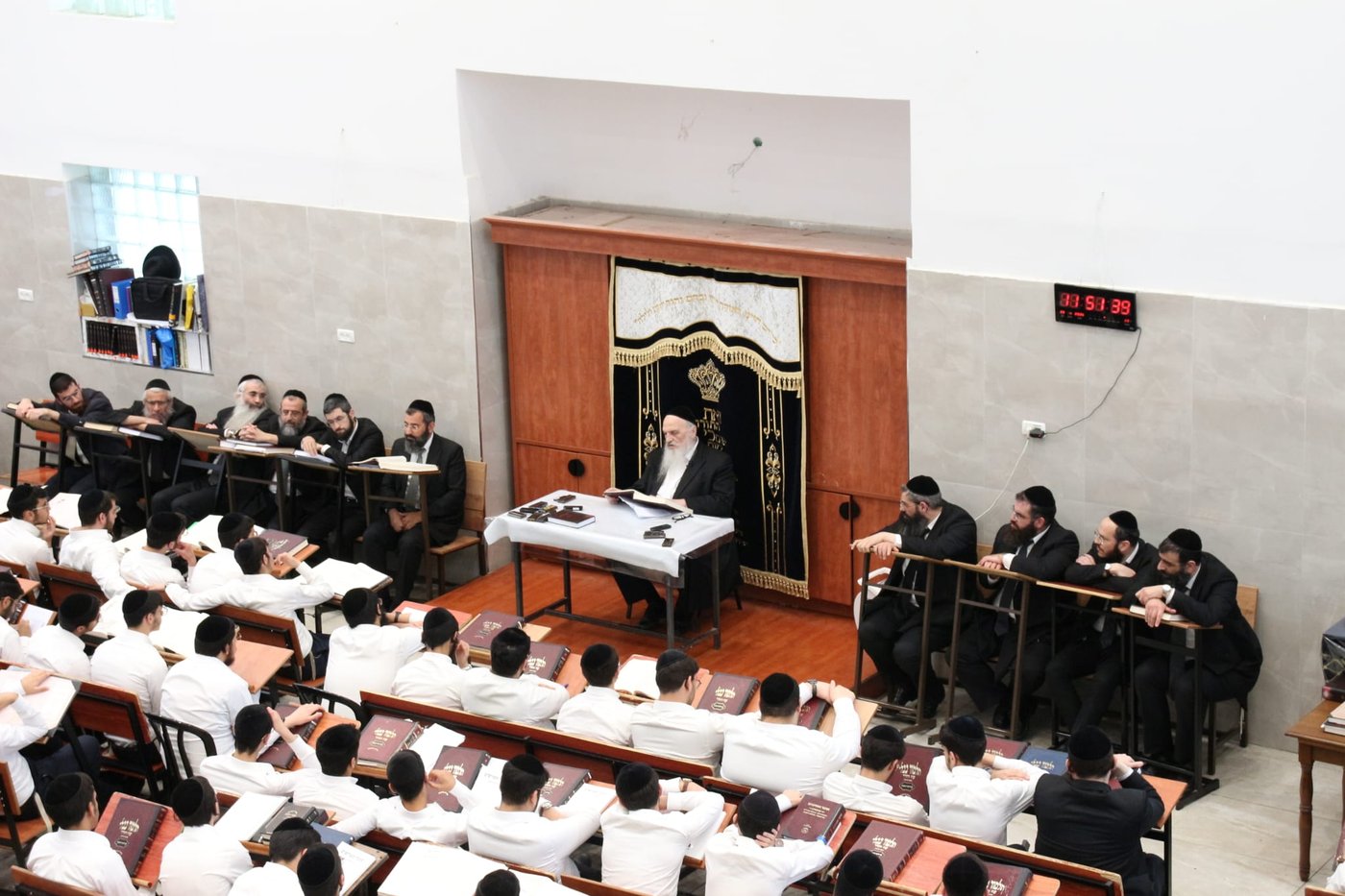 הגר"ח פיינשטיין בישיבת אהל תורה