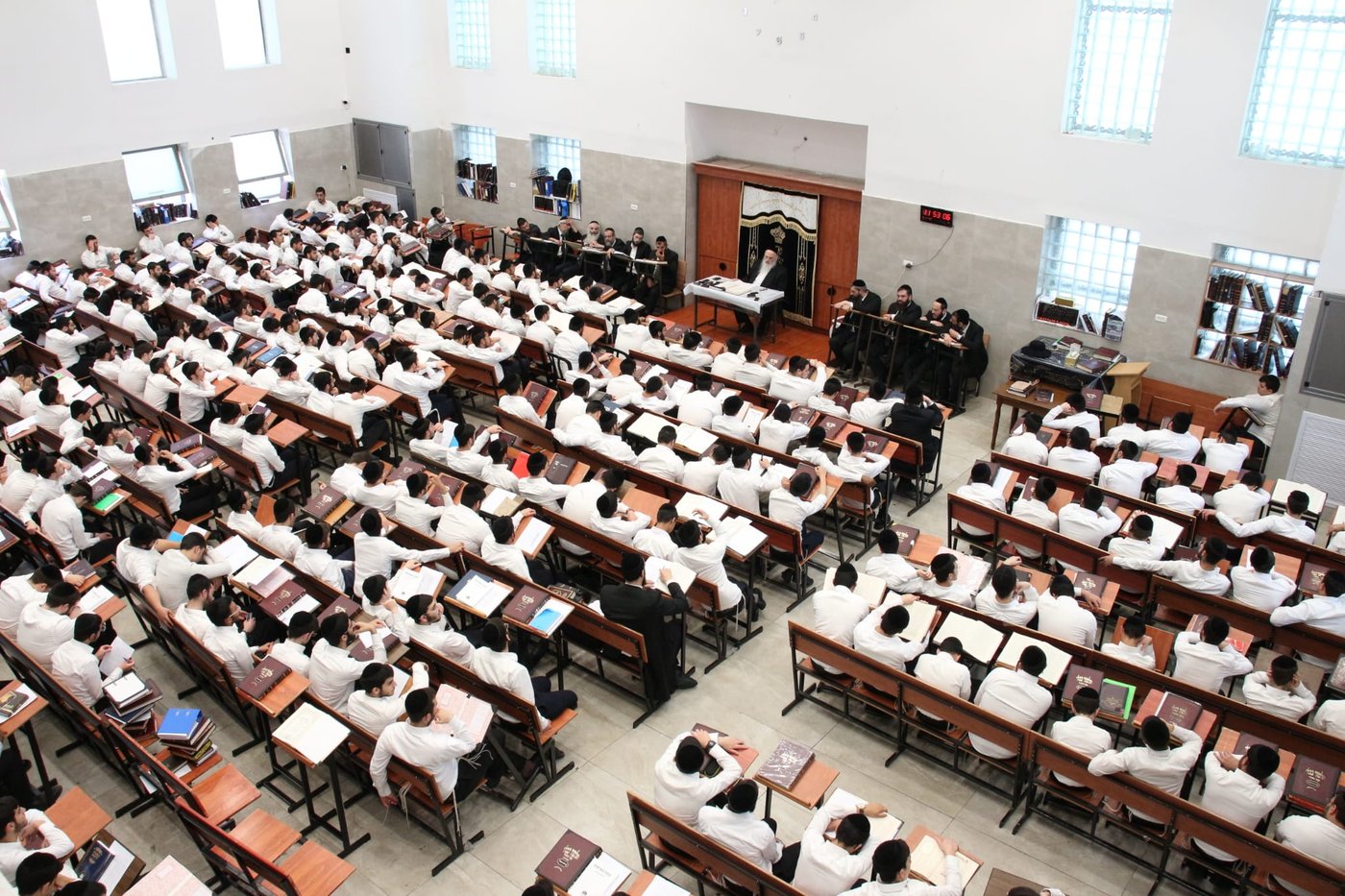 הגר"ח פיינשטיין בישיבת אהל תורה