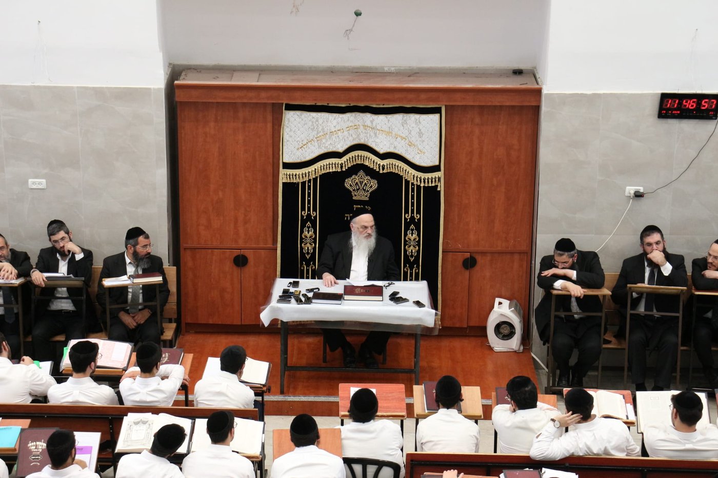 הגר"ח פיינשטיין בישיבת אהל תורה