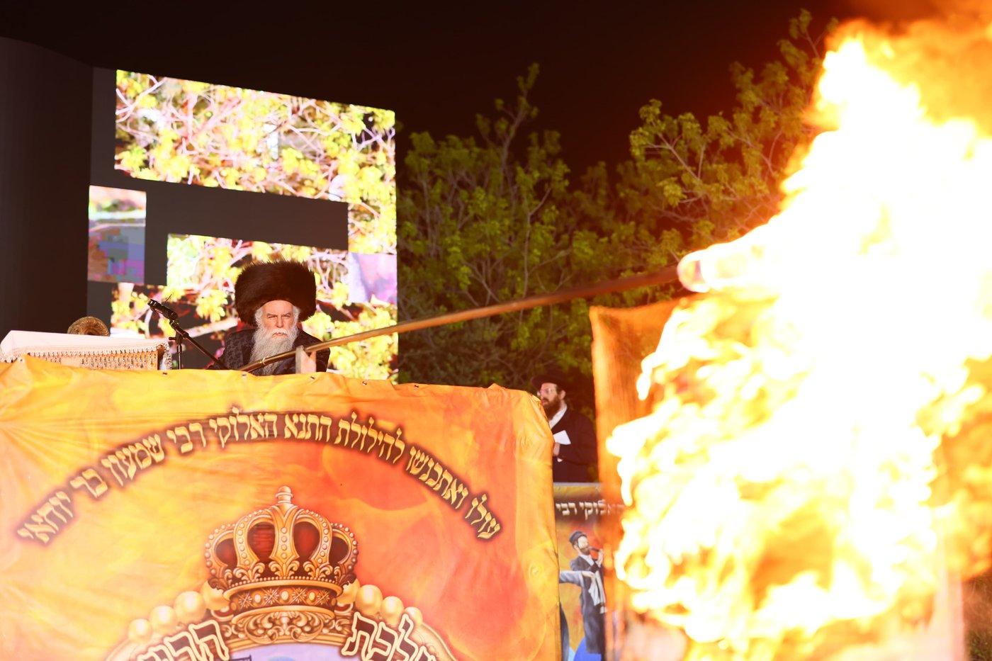 ההדלקה שע"י המקובל רבי בניהו שמואלי - ל"ג בעומר תשפ"ו
