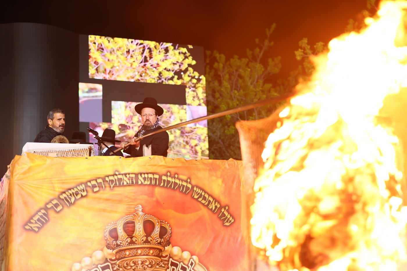 ההדלקה שע"י המקובל רבי בניהו שמואלי - ל"ג בעומר תשפ"ו