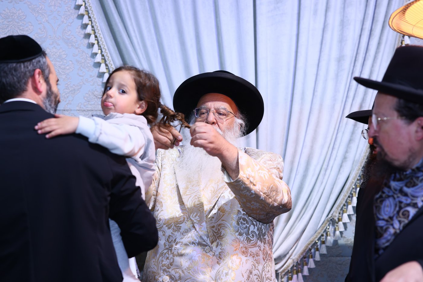 ההדלקה שע"י המקובל רבי בניהו שמואלי - ל"ג בעומר תשפ"ו