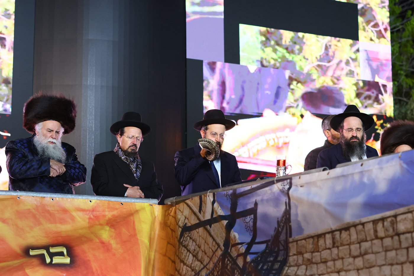 ההדלקה שע"י המקובל רבי בניהו שמואלי - ל"ג בעומר תשפ"ו