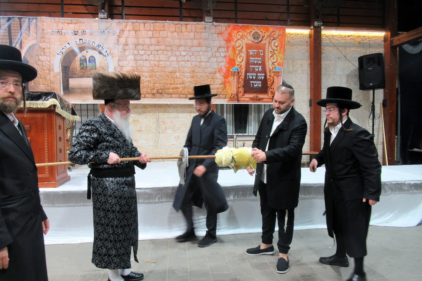 ל"ג בעומר בחצה"ק קרעטשניף קריית גת
