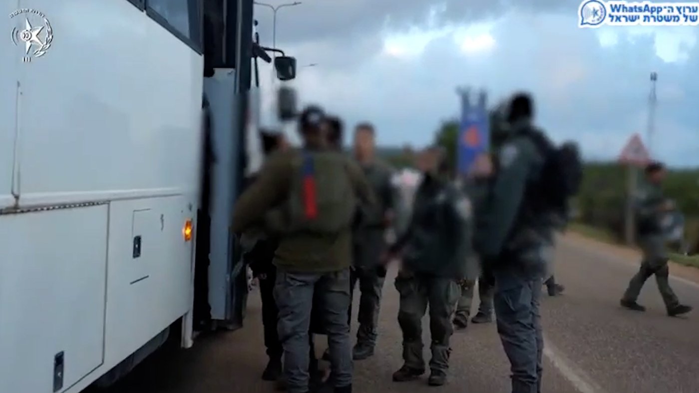 המשטרה מפנה אנשים שעלו למירון