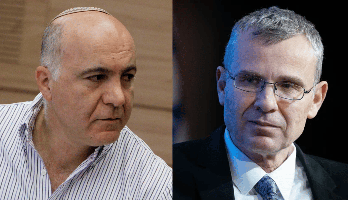 מימין: השר יריב לוין, משמאל: יורם כהן