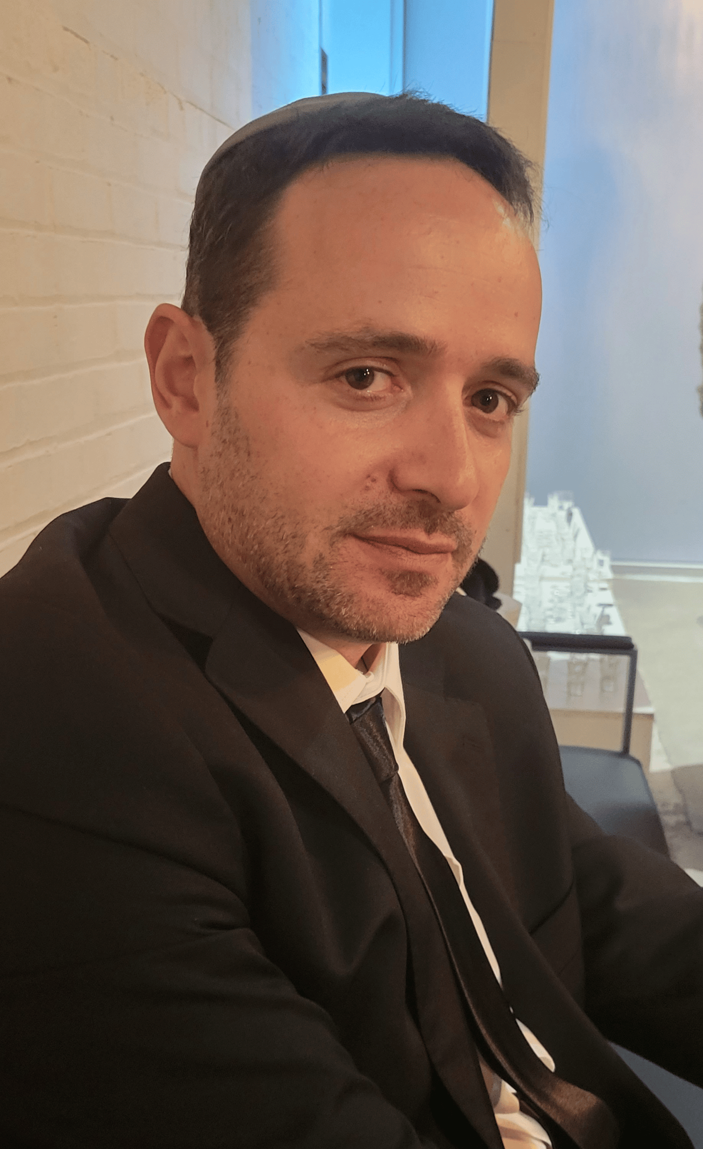 טרגדיה נוראית: המרצה היהודי נורה למוות בלב הרחוב, נתפס חשוד ברצח