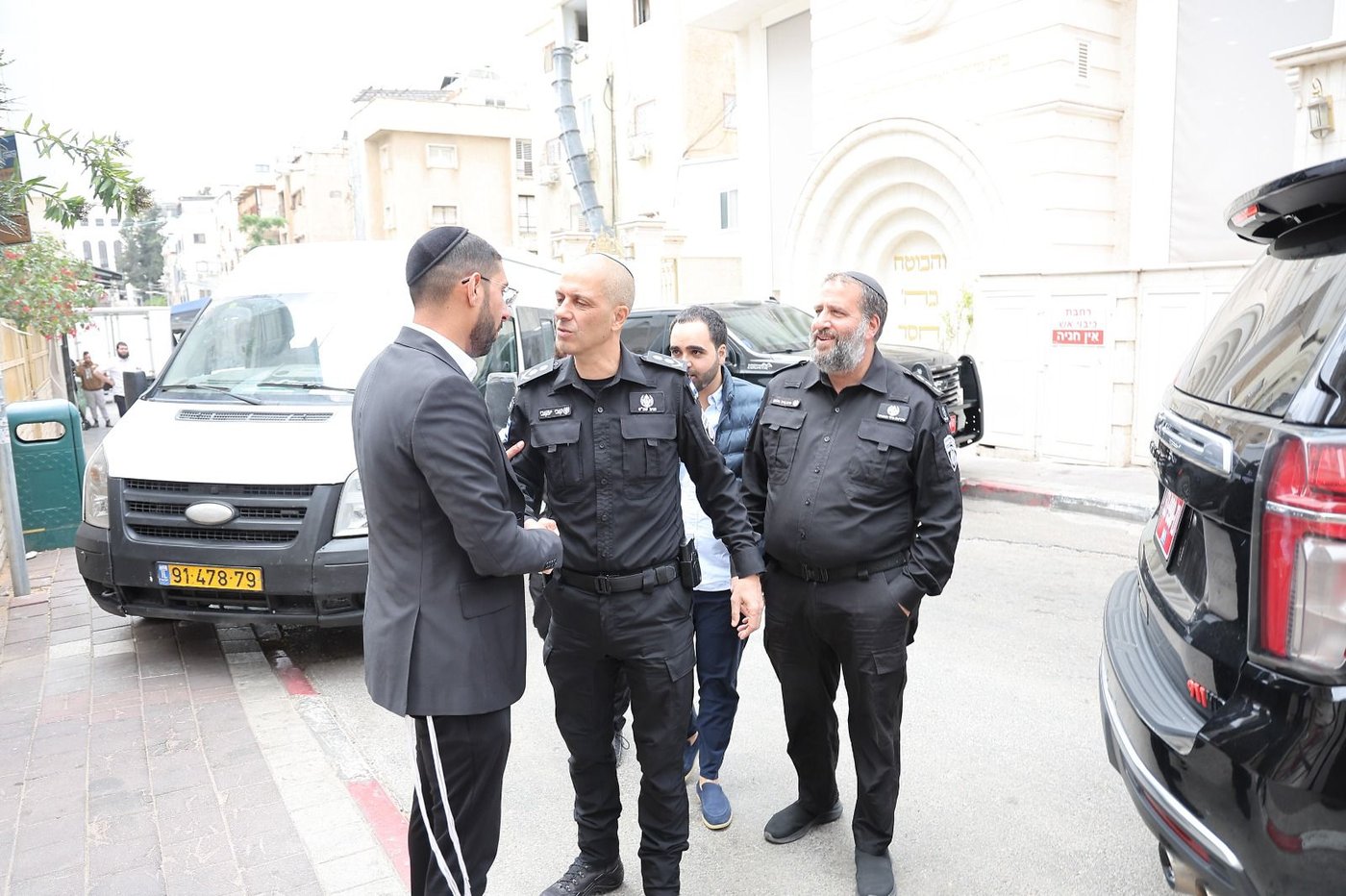 נציב השב"ס אצל הרב יגאל כהן