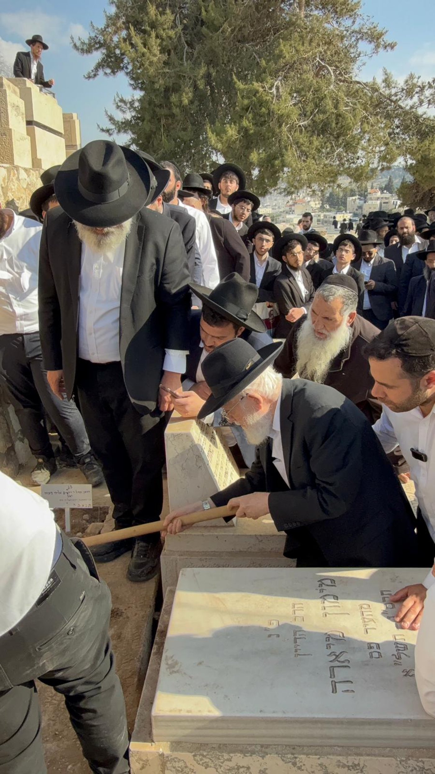 הלווית הגאון רבי רחמים מאזוז בירושלים