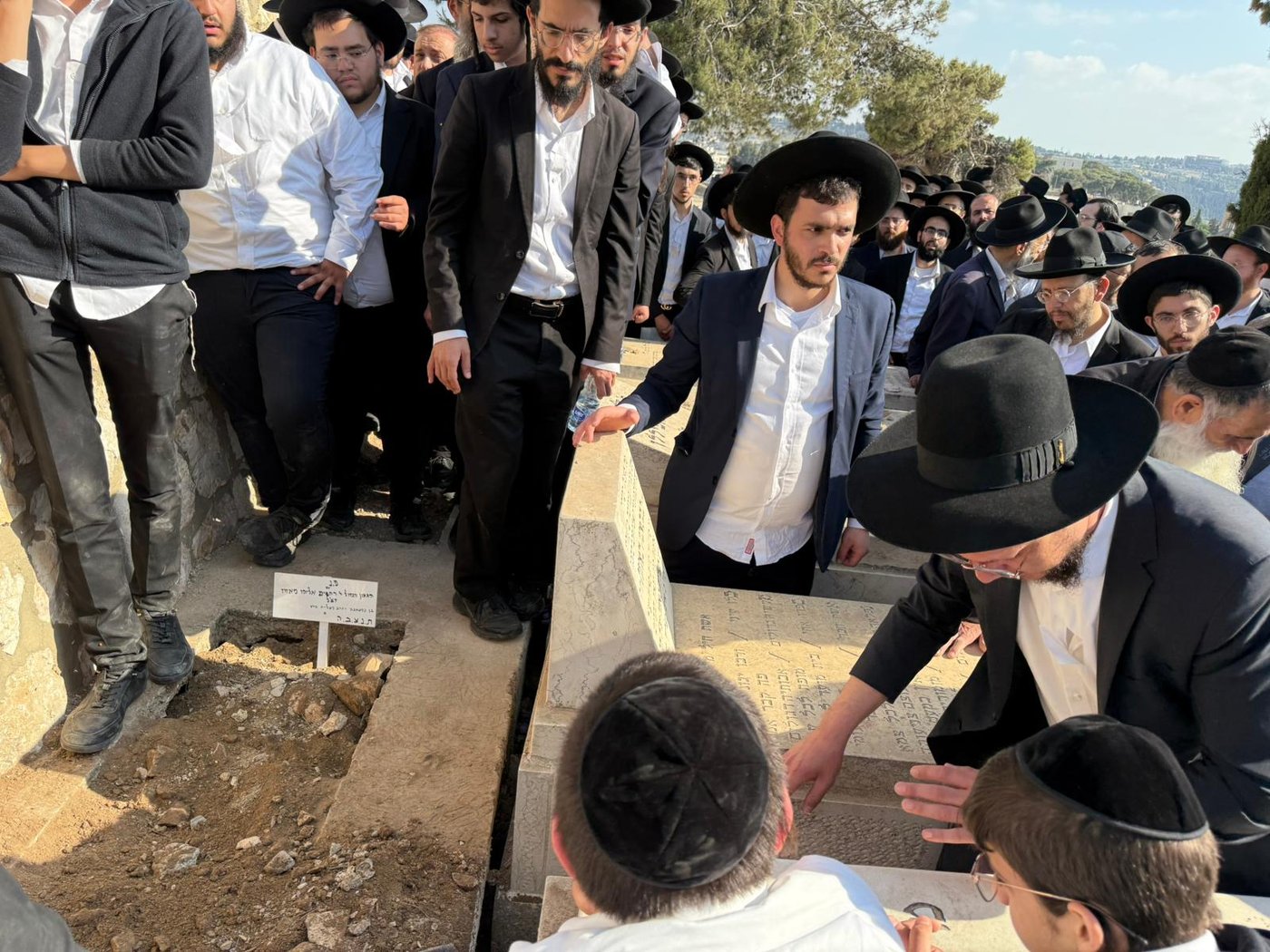 הלווית הגאון רבי רחמים מאזוז בירושלים