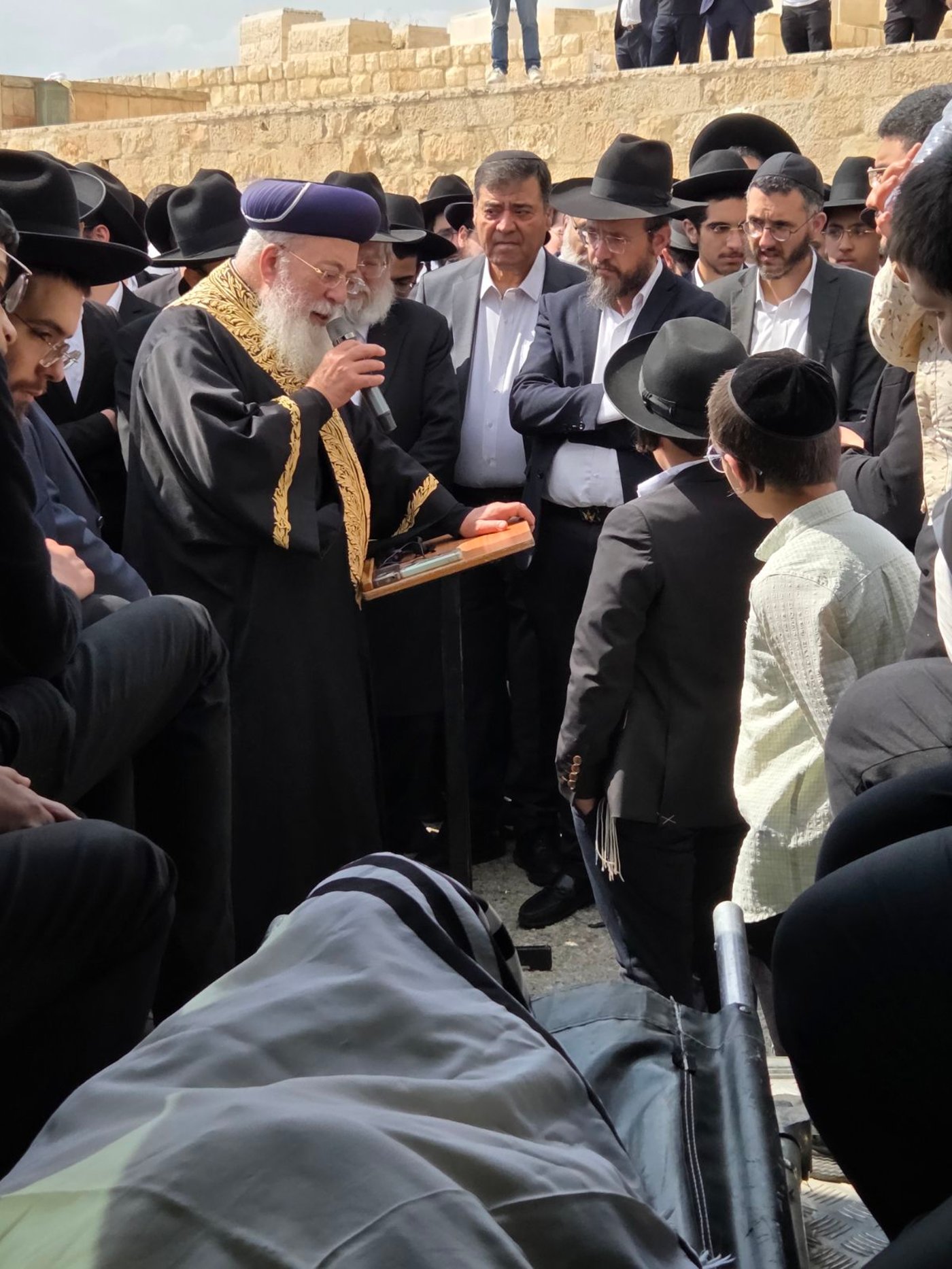 הלווית הגאון רבי רחמים מאזוז 