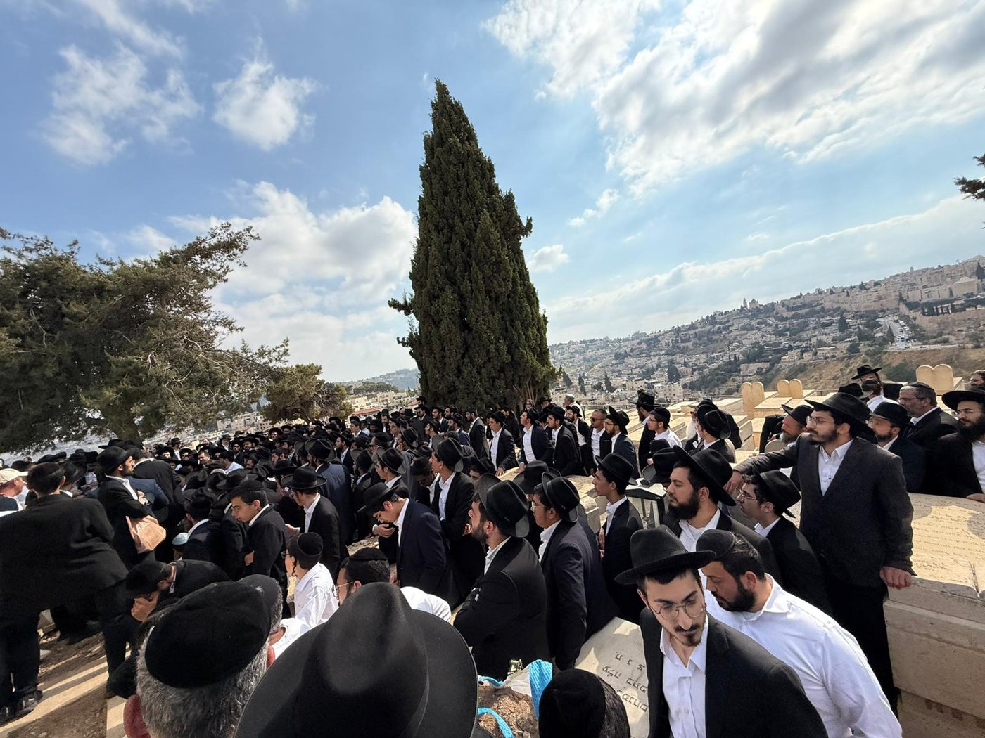 הלווית הגאון רבי רחמים מאזוז בירושלים