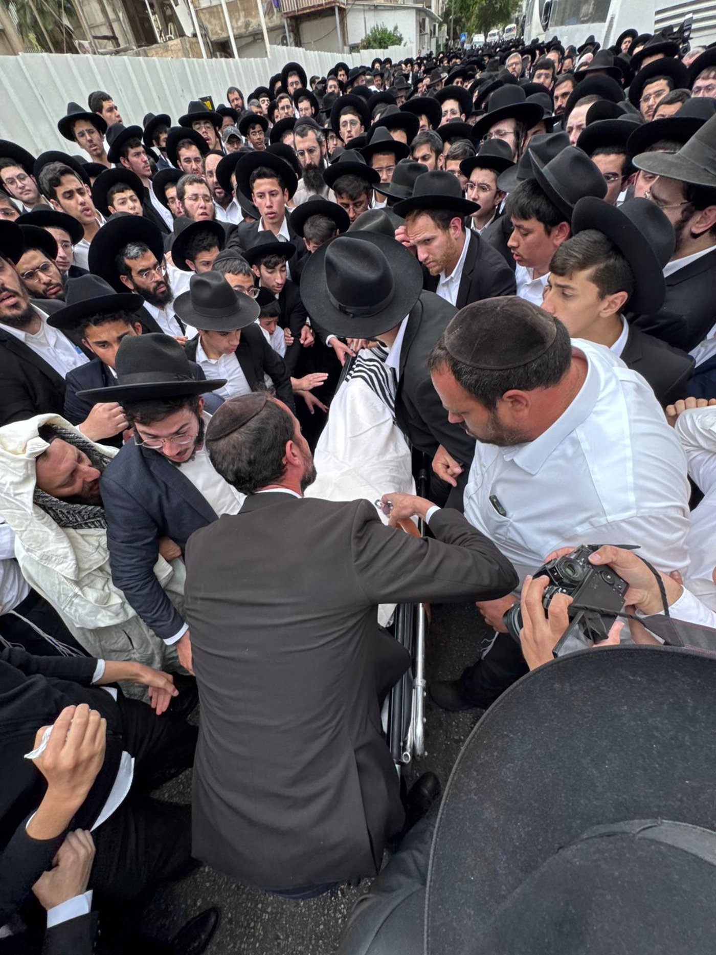 הלווית הגאון רבי רחמים מאזוז 