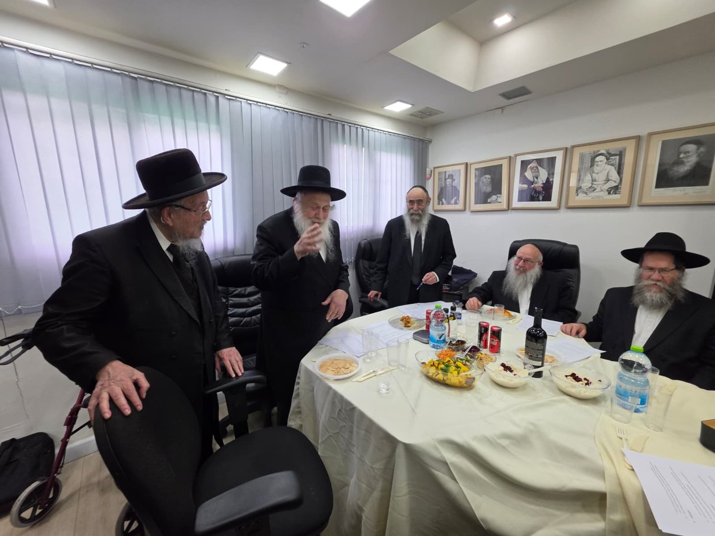 אחרי האירוע הרפואי המורכב: רבה של חולון הופיע בבית הדין העליון של חב"ד