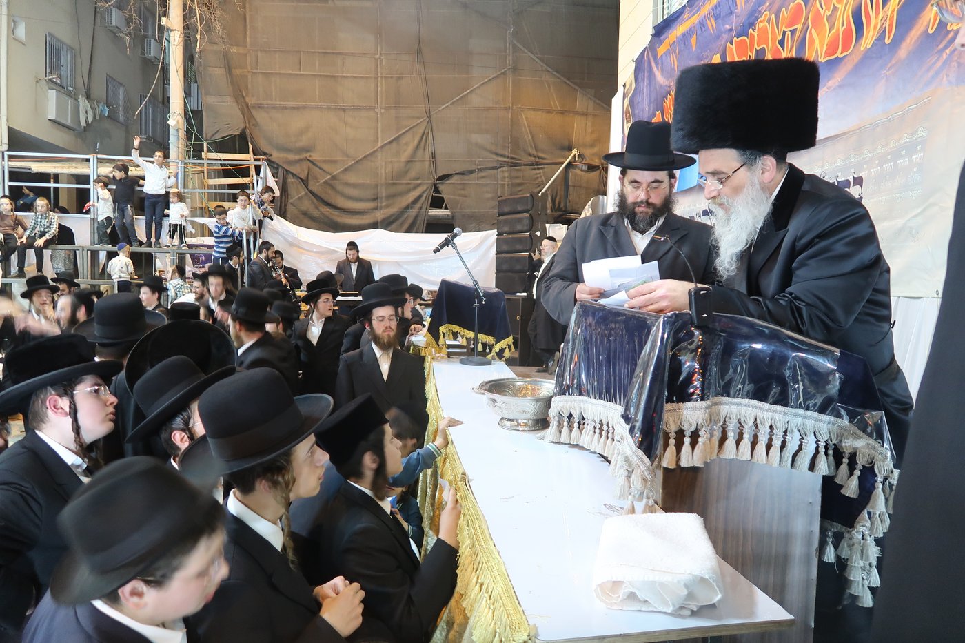 ל"ג בעומר בחצה"ק אשלג בני היכלא