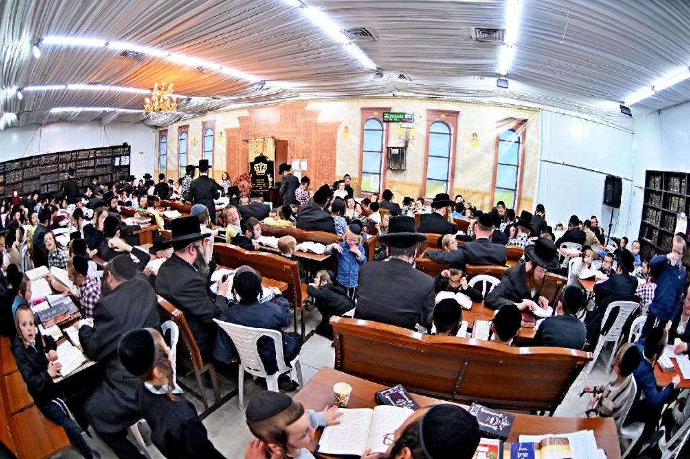 ל"ג בעומר בחצה"ק ספינקא בית שמש