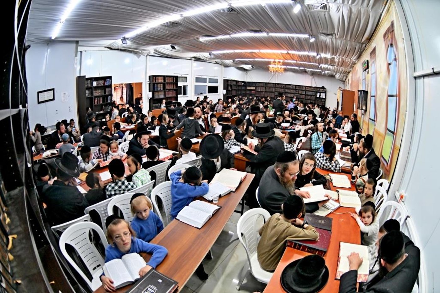 ל"ג בעומר בחצה"ק ספינקא בית שמש