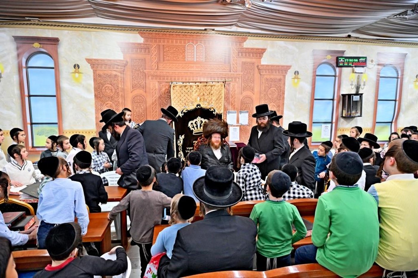 ל"ג בעומר בחצה"ק ספינקא בית שמש