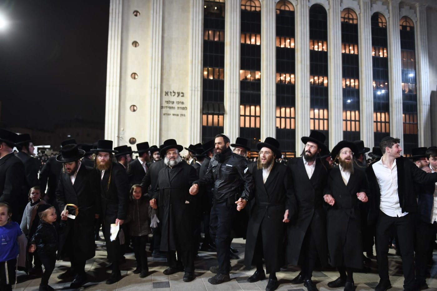 ל"ג בעומר בחצה"ק בעלזא