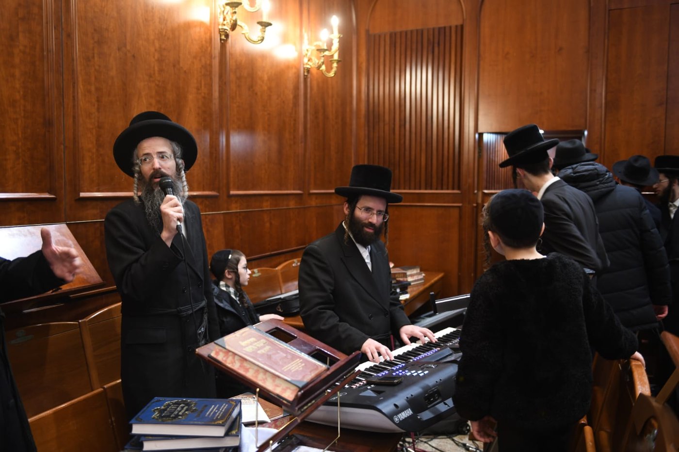 ל"ג בעומר בחצה"ק בעלזא