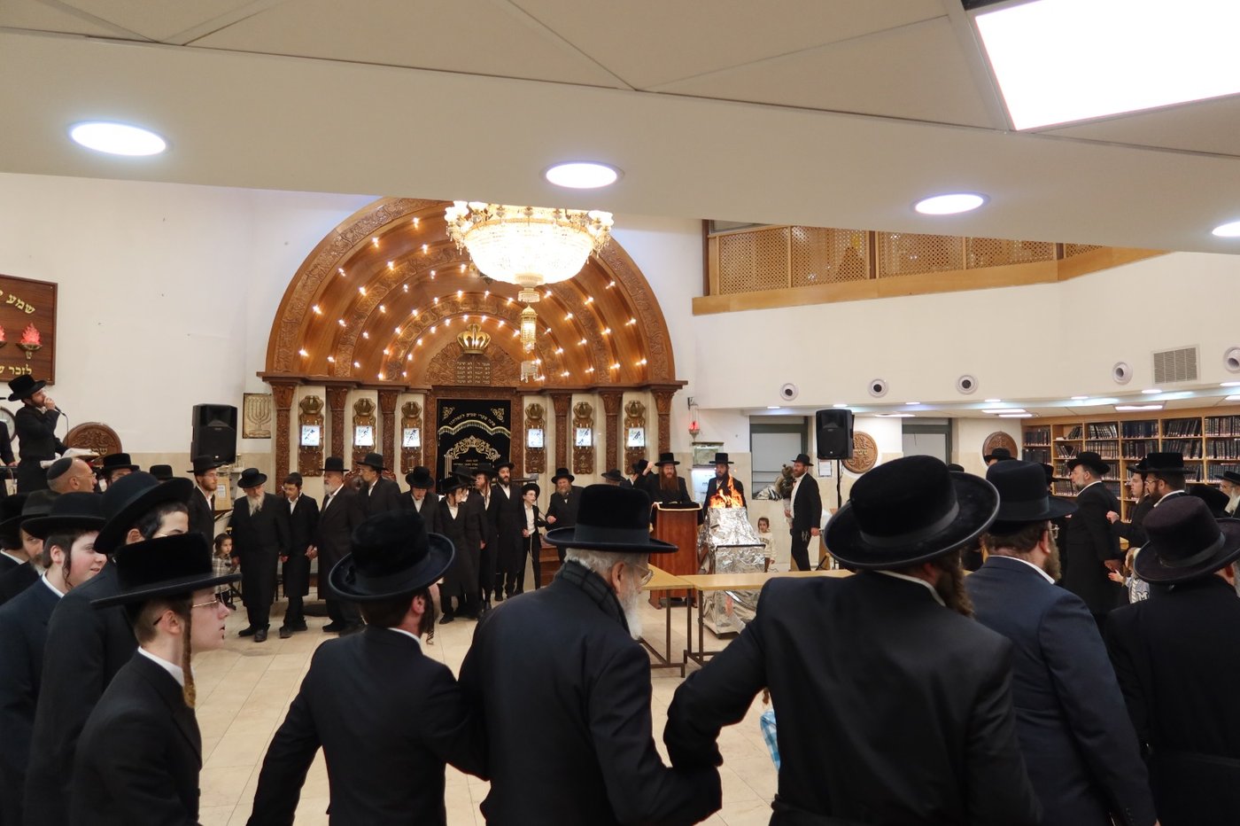 ל"ג בעומר בחצה"ק קאליב