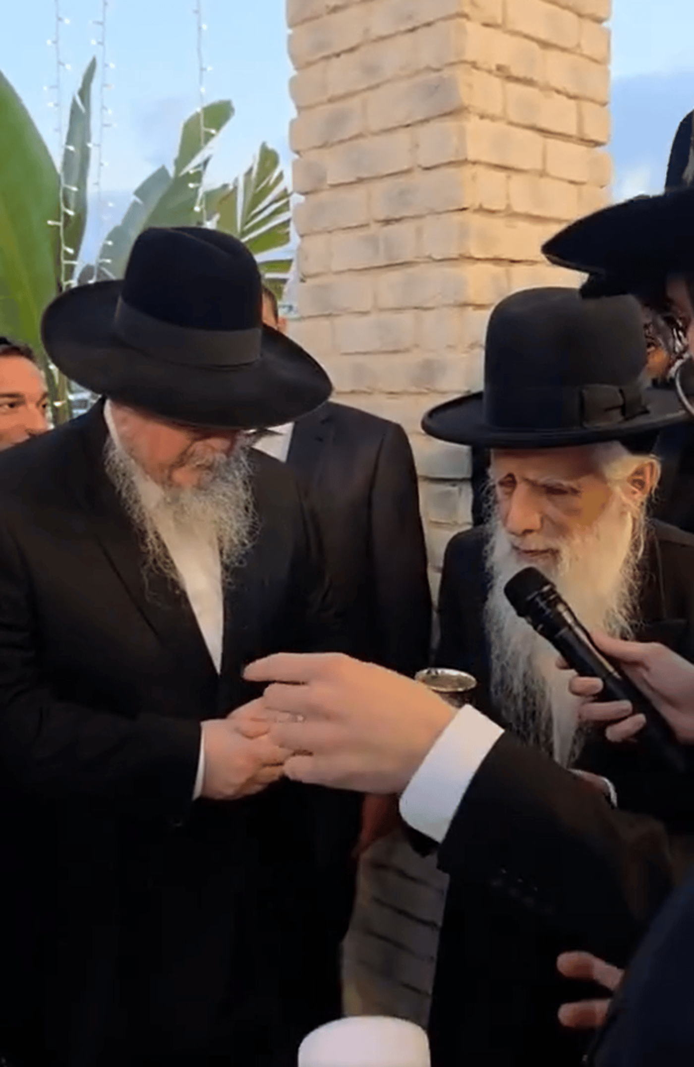 ראש העיר שנרדם בוועידה | 'זיידל'ע' עם כל התמונות, הנייעס והחשיפות של השבוע