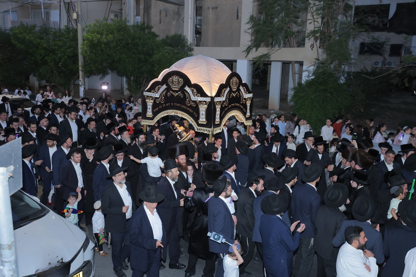 הכנסת ספר תורה בפרדס כץ