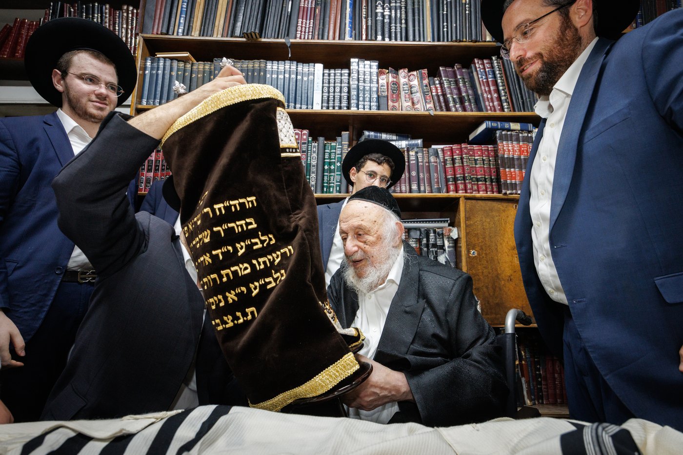 הכנסת ספר תורה בפרדס כץ