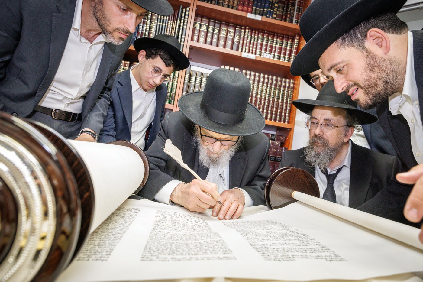 הכנסת ספר תורה בפרדס כץ