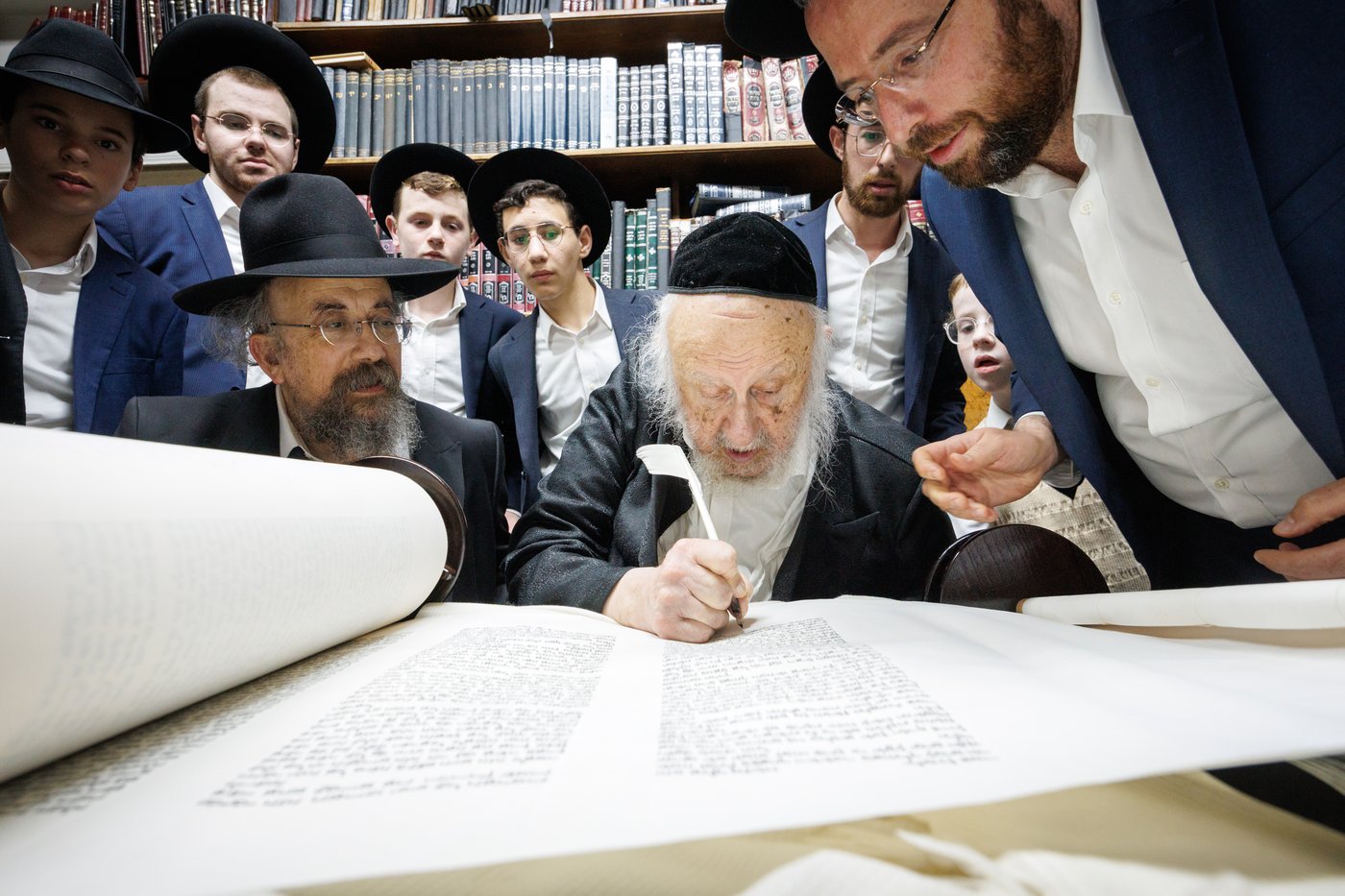 הכנסת ספר תורה בפרדס כץ