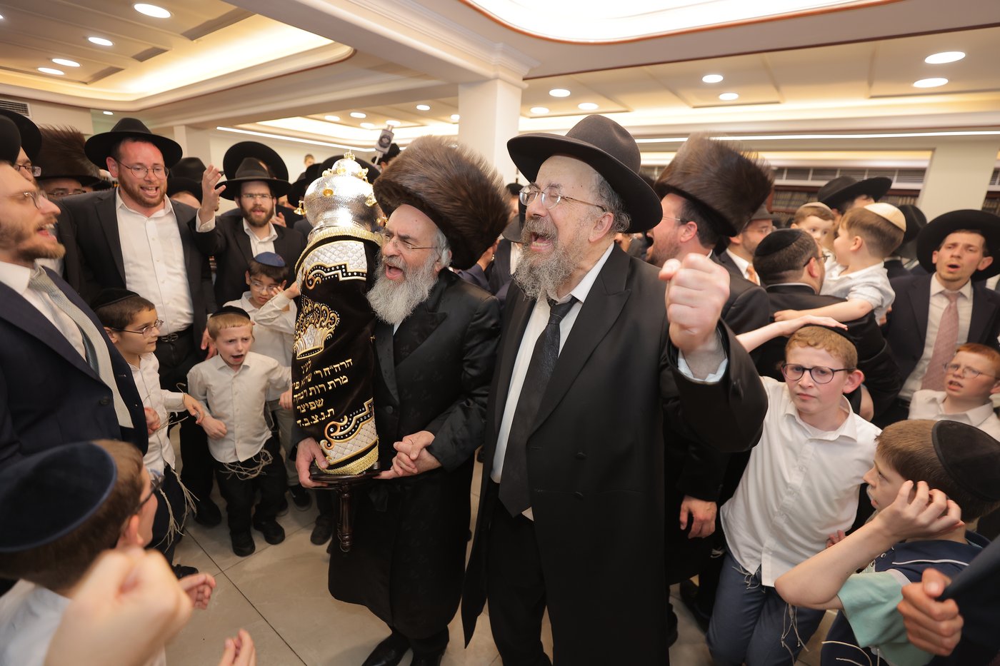 הכנסת ספר תורה בפרדס כץ