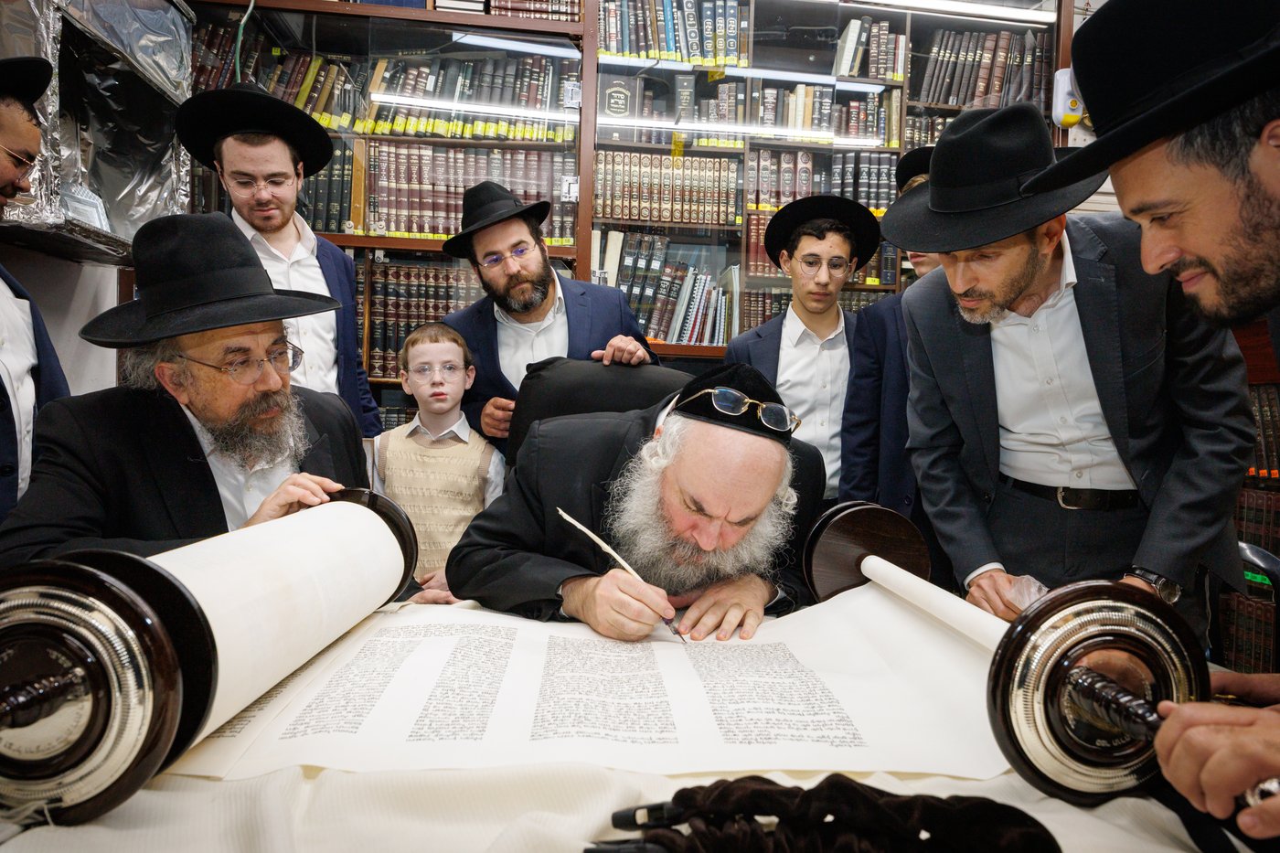 הכנסת ספר תורה בפרדס כץ